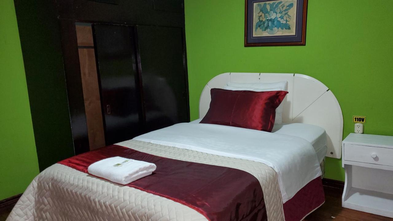 Hostal Bolivar Inn Quito Extérieur photo