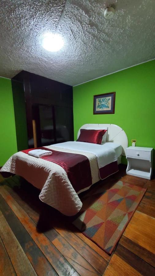 Hostal Bolivar Inn Quito Extérieur photo